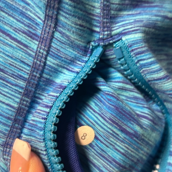 Lululemon Athletica define jacket in a blue multicolour space dye Jacard pattern - Picture 4 of 5
